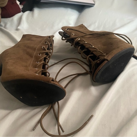 2000’s Charlotte Russe Lace Up Heels - Picture 3 of 3